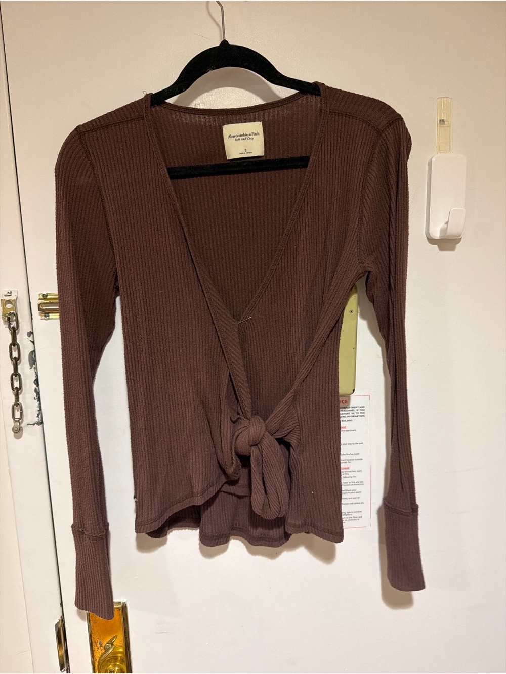 Abercrombie & Fitch Ribbed Tie-Front Crop Top in Brown - Women’s Long Sleeve